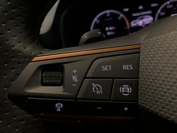 Cupra Formentor 1.4 eHybrid 12.8kWh V2 Plug-in DSG (204 ps) - LED - REVERSE CAM 