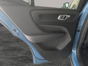 Volvo XC40 1.5h T4 Recharge 10.7kWh Plus Plug-in (211 ps) - SURROUND VIEW -
