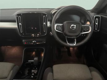 Volvo XC40 1.5h T4 Recharge 10.7kWh Plus Plug-in (211 ps) - SURROUND VIEW -
