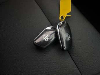 MG Mg4 64kWh Trophy Long Range (203 ps) - KEYLESS ENTRY - LED - REVERSE