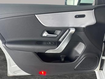 Mercedes-Benz CLA 1.3 CLA200 AMG Line Shooting Brake 7G-DCT (163 ps) - 18IN ALLOYS