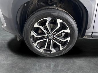 Toyota Yaris Cross 1.5 VVT-h Design E-CVT (116 ps) - REVERSE CAM - LANE DEPARTURE A