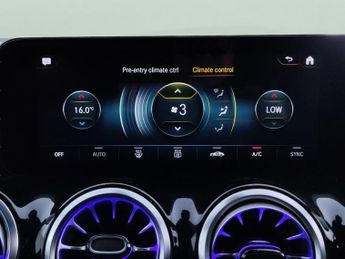 Mercedes-Benz EQA EQA 300 66.5kWh AMG Line (Premium) 4MATIC (228 ps) - REVERSE CAM