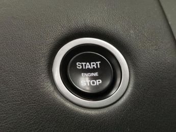 Land Rover Discovery Sport 2.0 D240 MHEV R-Dynamic HSE 4WD (240 ps) - KEYLESS ENTRY - LED