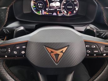 Cupra Formentor 1.4 eHybrid 12.8kWh V2 Plug-in DSG (204 ps) - KEYLESS ENTRY - PA