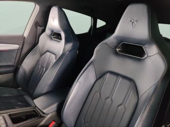 Cupra Formentor 1.4 eHybrid 12.8kWh V2 Plug-in DSG (204 ps) - KEYLESS ENTRY - PA