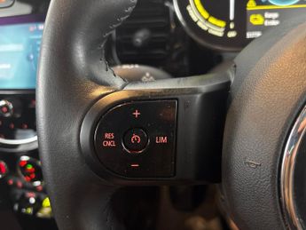 Mini Electric Hatch Cooper SE 32.6kWh Level 2 (184 ps) - CARPLAY - DRIVING ASSISTANT