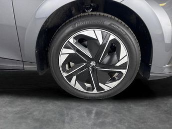 MG Mg4 64kWh Trophy Long Range (203 ps) - KEYLESS ENTRY - LED - REVERSE