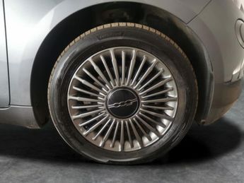 Fiat 500e 42kWh Icon (118 ps) - CLIMATE CONTROL - DAB - USB AUDIO
