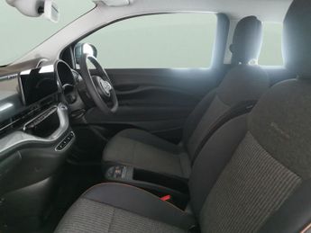 Fiat 500e 42kWh Icon (118 ps) - CLIMATE CONTROL - DAB - USB AUDIO