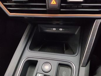 Cupra Formentor 1.4 eHybrid 12.8kWh V2 Plug-in DSG (204 ps) - KEYLESS ENTRY - PA
