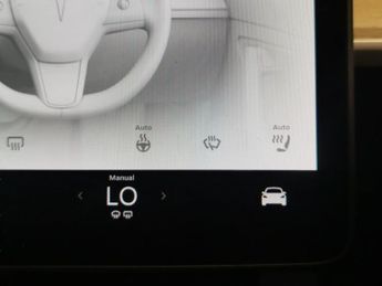 Tesla Model Y SUV RWD (346 ps) - LED - REVERSE CAM - NAV