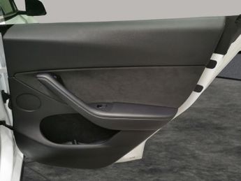 Tesla Model Y SUV RWD (346 ps) - LED - REVERSE CAM - NAV