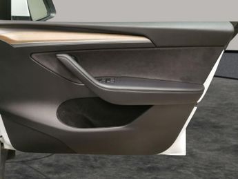 Tesla Model Y SUV RWD (346 ps) - LED - REVERSE CAM - NAV