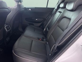 Kia Sportage 1.6 CRDi MHEV 3 DCT (134 bhp) - REVERSE CAM - NAV - LEATHER