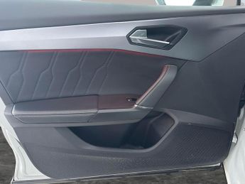 Cupra Formentor 1.4 eHybrid 12.8kWh V1 Plug-in DSG (204 ps) - ADAPTIVE CRUISE - 