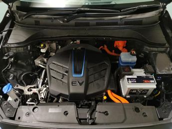 Hyundai Kona 64kWh Premium (10.5kW Charger) (204 ps) - HEATED SEATS - HEATED 