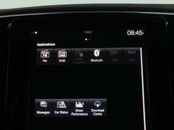Volvo XC40 1.5h T5 Recharge 10.7kWh Ultimate Dark Plug-in (262 ps) - SURROU