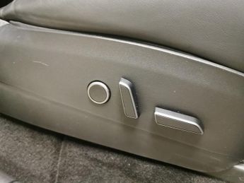 Tesla Model Y SUV RWD (346 ps) - LED - REVERSE CAM - NAV
