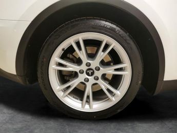 Tesla Model Y SUV RWD (346 ps) - LED - REVERSE CAM - NAV