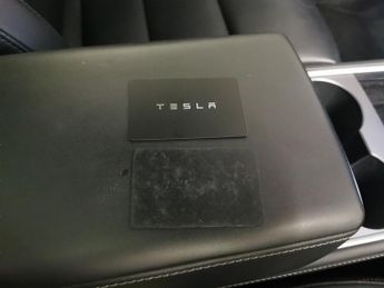 Tesla Model Y SUV RWD (346 ps) - LED - REVERSE CAM - NAV