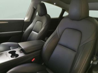 Tesla Model Y SUV RWD (346 ps) - LED - REVERSE CAM - NAV