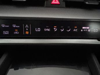Kia Sportage 1.6 CRDi MHEV 4 DCT AWD (134 bhp) - HEATED SEATS - HEATED STEERI