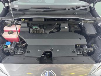 MG Mg4 64kWh Trophy Long Range (203 ps) - KEYLESS ENTRY - LED - REVERSE