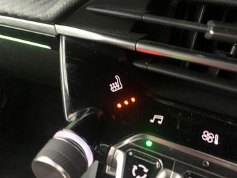 Peugeot E-2008 50kWh GT (7kW Charger) (136 ps) - BLACK ROOF RAILS - LED - REVER