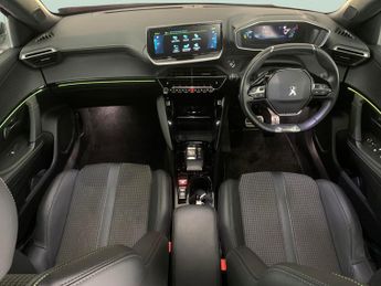 Peugeot E-2008 50kWh GT (7kW Charger) (136 ps) - BLACK ROOF RAILS - LED - REVER