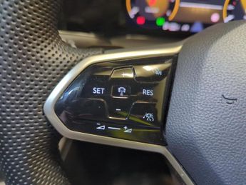 Volkswagen Golf 2.0 TDI GTD DSG (200 ps) - ALCANTARA - HEATED STEERING - WIFI