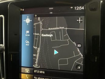 Volvo XC40 2.0 B4 MHEV Inscription Pro (197 ps) - SENSUS SAT NAV - ACTIVE L