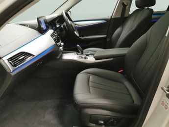 BMW 5 Series 2.0 530e 12kWh SE Plug-in Steptronic (292 ps) - PARK ASSIST - LE