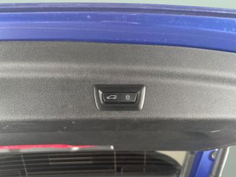 BMW iX1 30 66.5kWh M Sport xDrive (11kW Charger) (313 ps) - REVERSE CAM 
