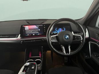 BMW iX1 30 66.5kWh M Sport xDrive (11kW Charger) (313 ps) - REVERSE CAM 