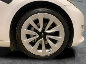 Tesla Model 3 (Dual Motor) Long Range 4WDE (346 ps) - ENH AUTOPILOT - ADAPTIVE