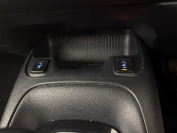 Toyota Corolla 1.8 VVT-h Icon Touring Sports CVT (140 ps) - LANE DEPARTURE ALER