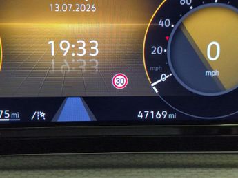 Volkswagen Golf 2.0 TDI GTD DSG (200 ps) - ALCANTARA - HEATED STEERING - WIFI