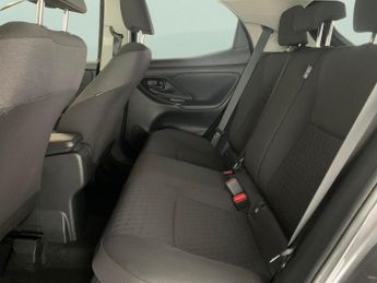Toyota Yaris 1.5 Design CVT [Nav] - LANE TRACE ASSIST - BLUETOOTH - CLIMATE C
