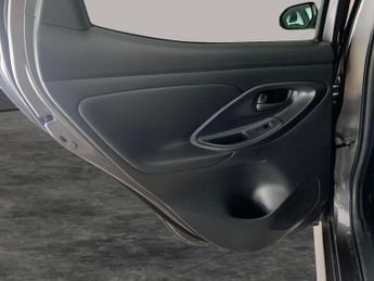 Toyota Yaris 1.5 Design CVT [Nav] - LANE TRACE ASSIST - BLUETOOTH - CLIMATE C
