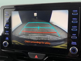 Toyota Yaris 1.5 Design CVT [Nav] - LANE TRACE ASSIST - BLUETOOTH - CLIMATE C