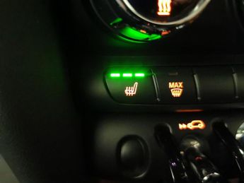 Mini Electric Hatch Cooper SE 32.6kWh Level 2 (184 ps) - 17IN ALLOYS - CARPLAY
