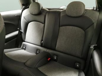 Mini Electric Hatch Cooper SE 32.6kWh Level 2 (184 ps) - 17IN ALLOYS - CARPLAY
