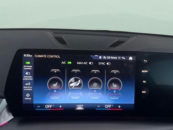 BMW iX1 30 66.5kWh M Sport xDrive (11kW Charger) (313 ps) - REVERSE CAM 