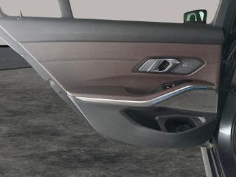 BMW 3 Series 330e M Sport Step [Tech/Pro Pack] - ACOUSTIC GLAZING - PERFORMAN
