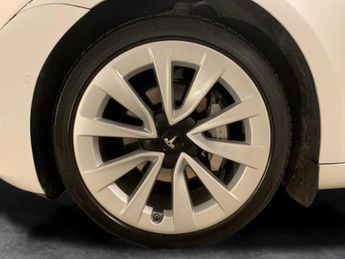 Tesla Model 3 (Dual Motor) Long Range 4WDE (346 ps) - ENH AUTOPILOT - ADAPTIVE