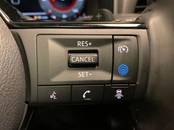 Nissan Qashqai 1.3 DIG-T MHEV Premiere Edition XTRON (158 ps) - 360 CAM - LED