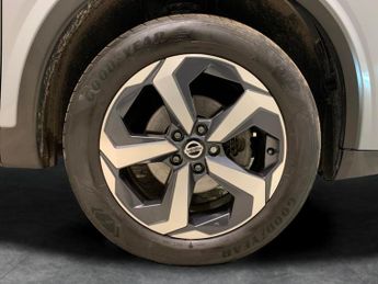 Nissan Qashqai 1.3 DIG-T MHEV Premiere Edition XTRON (158 ps) - 360 CAM - LED