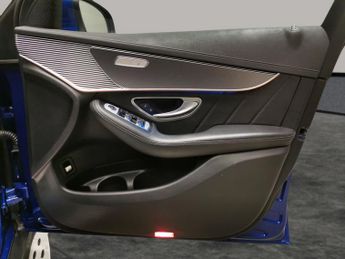 Mercedes-Benz EQC EQC 400 80kWh AMG Line 4MATIC (408 ps) - HEATED LEATHER - LANE D