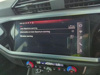 Audi Q3 1.5 TFSI CoD 35 Black Edition S Tronic (150 ps) - LANE DEPARTURE